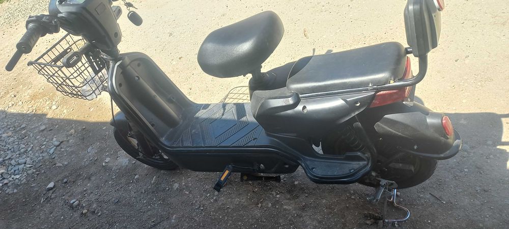 Vand scuter electric