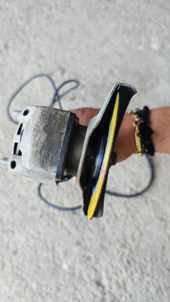 Vând polidisc urgent BLACK&DECKER