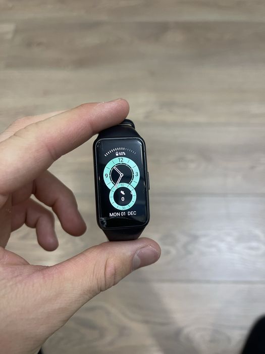 Часы спортивные huawei band