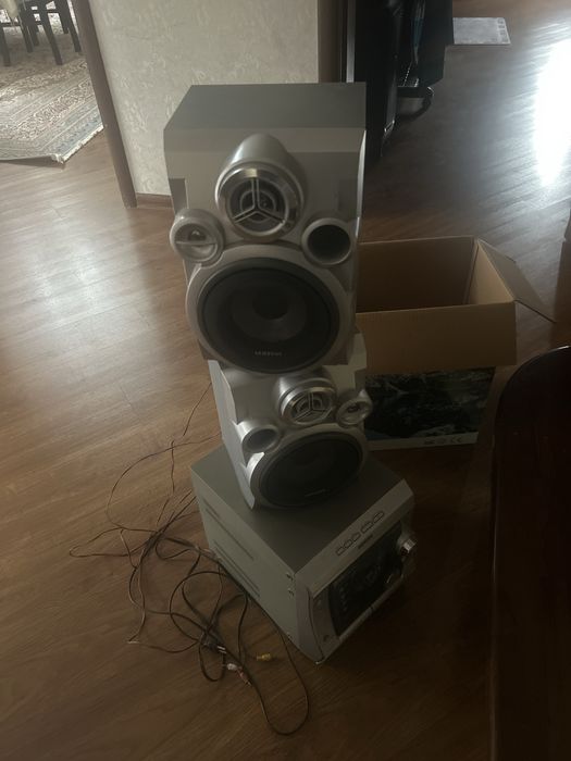 Колонки Samsung + магнитола (музыкальный центр)