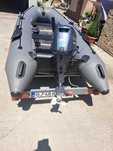 Vând barca Kolibri KM360D cu chilă V