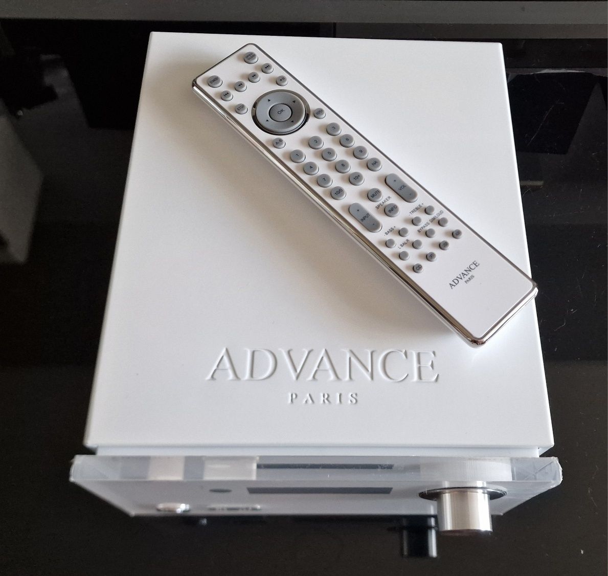 Предусилвател Advance Paris PX1