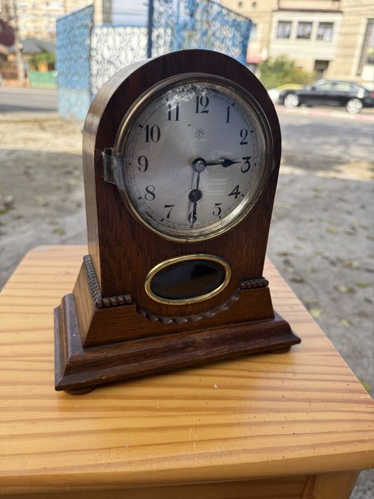 Ceas de masă vintage cu pendul – mecanic, carcasă din lemn masiv