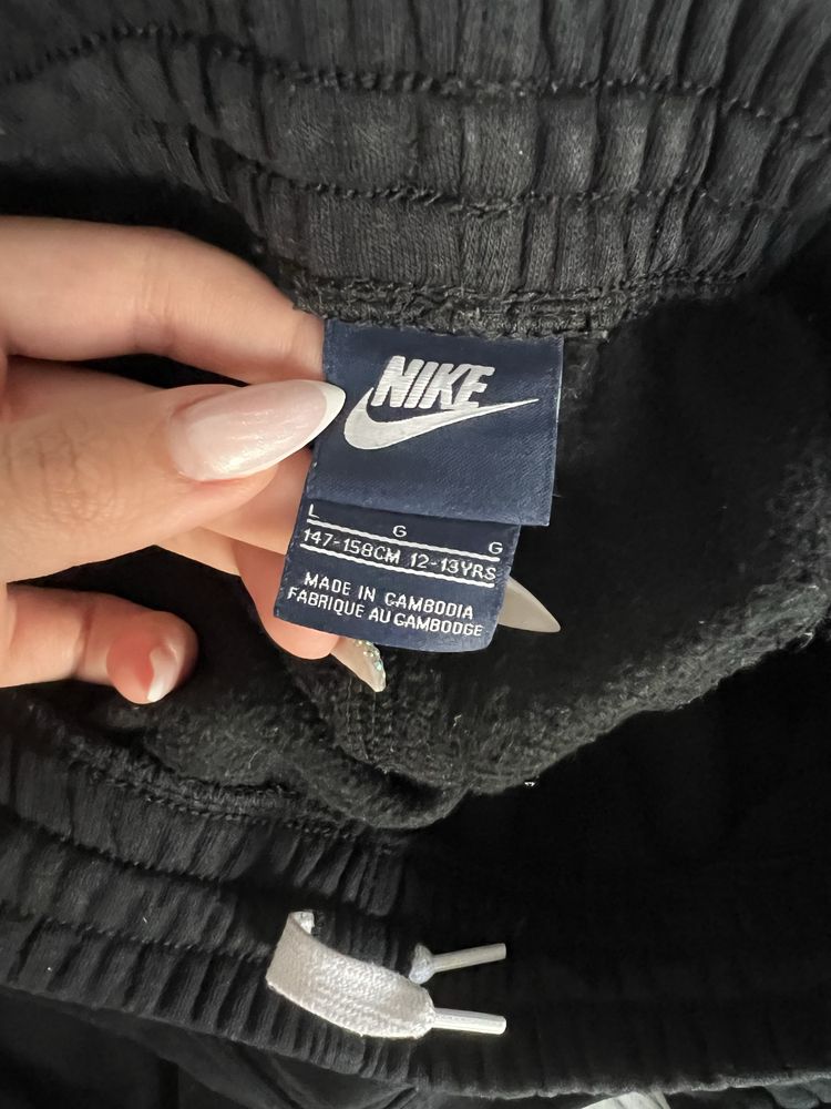 Черно долнище Nike