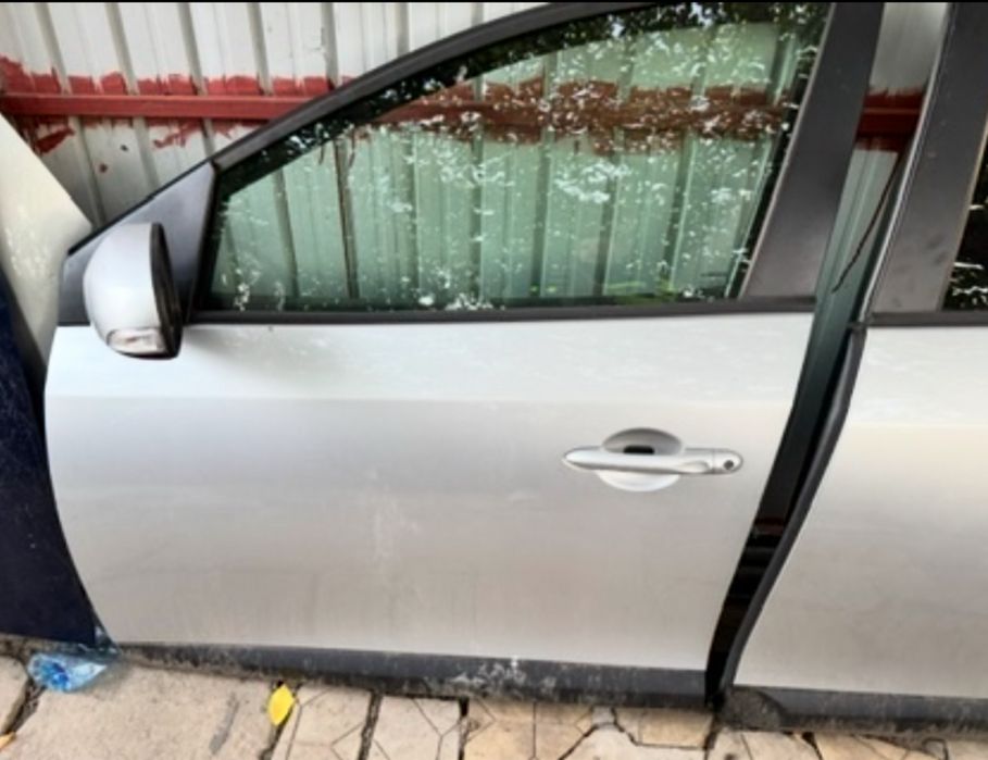 Vand usi partea stanga fata-spate Renault Fluence 2010/2015