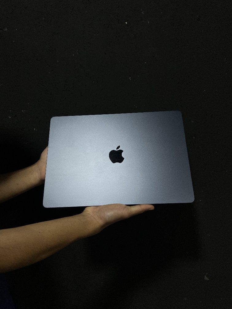 MacBook Air M2 (2023)