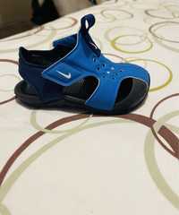 Sandale Nike marime 22