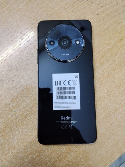 Смартфон Redmi A3 в отличном состоянии все работает отлично без глюков