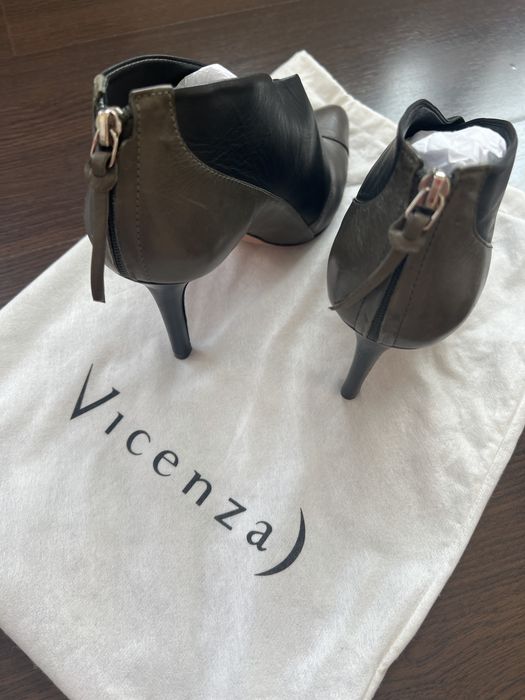 Calvin Klein - страхотни кожени боти