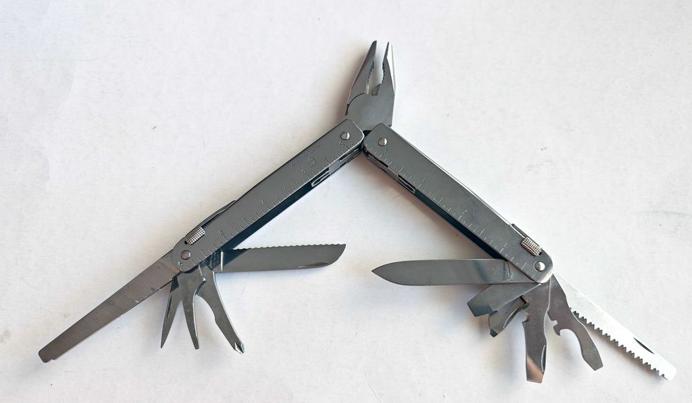 Victorinox Swiss Tool 115 mm, Classic 58mm и други