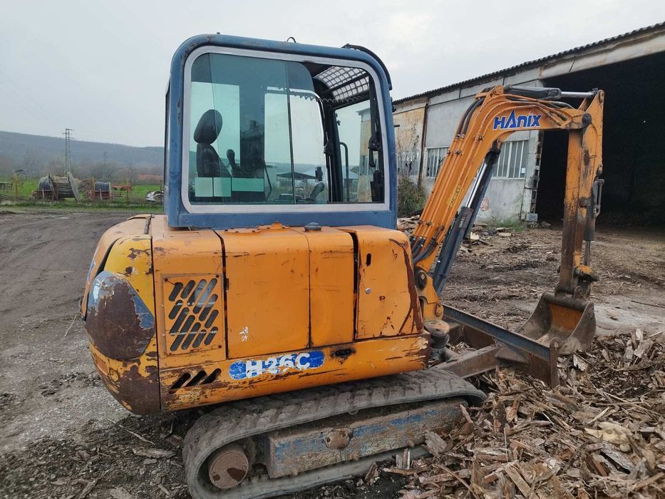 Багер Hanix H26C 3 тона