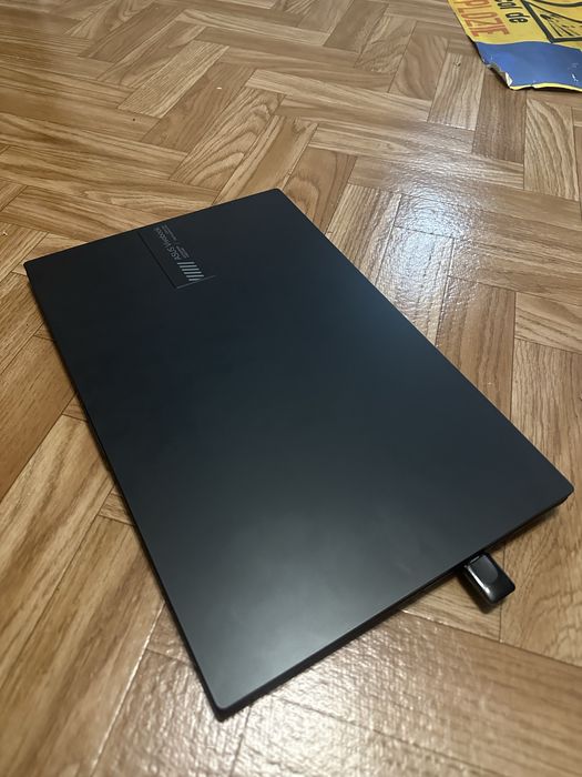 Laptop Asus Vivobook Go 15 (perfect pentru studenti)