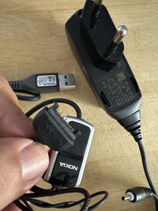 Set nou incarcator Nokia + casti + cablu date micro USB originale