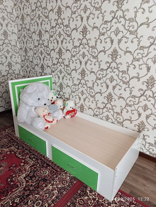 Кровать одно спальный