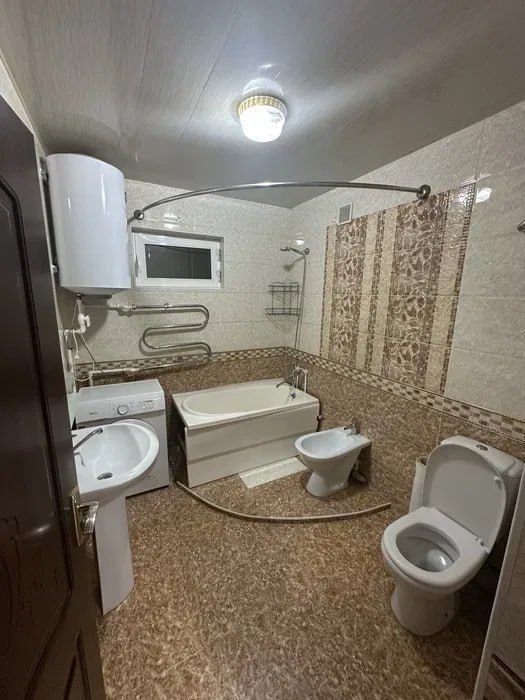 Sotiladi Квартира Центр Яккасарай Бобура 3//2//4 72м2  ор. парк Бабура