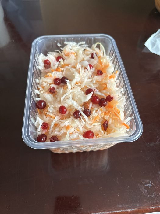 Капуста квашеная с клюквой