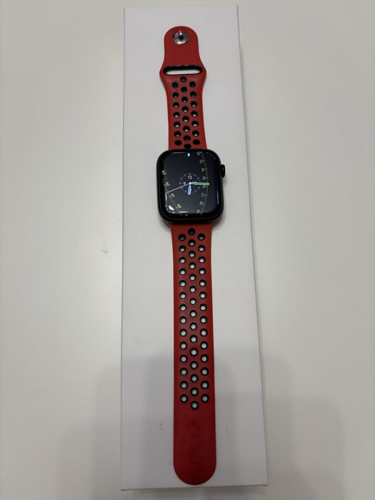 Apple watch seria 8 45mm, aluminum + 4 curele