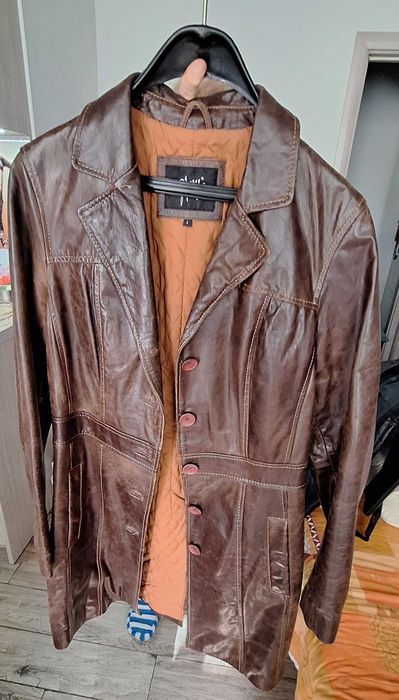 Кафяво кожено яке
