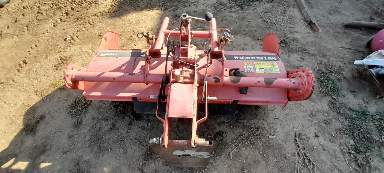 Tractoras Mitsubishi MT155