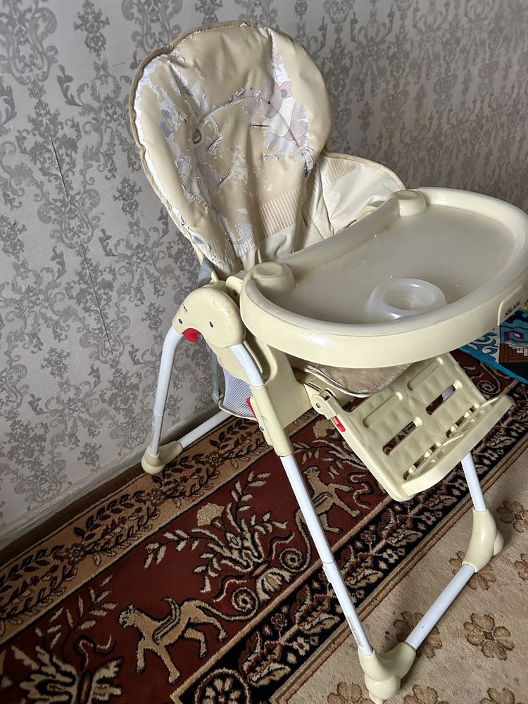 Продам столик для кормления