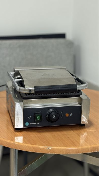 Гриль Hurakan в отличном состоянии
