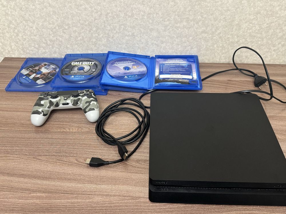 Продам PlayStation 4 Slim 1ТБ