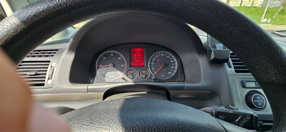 Vând Volkswagen Touran 19TDI/2010