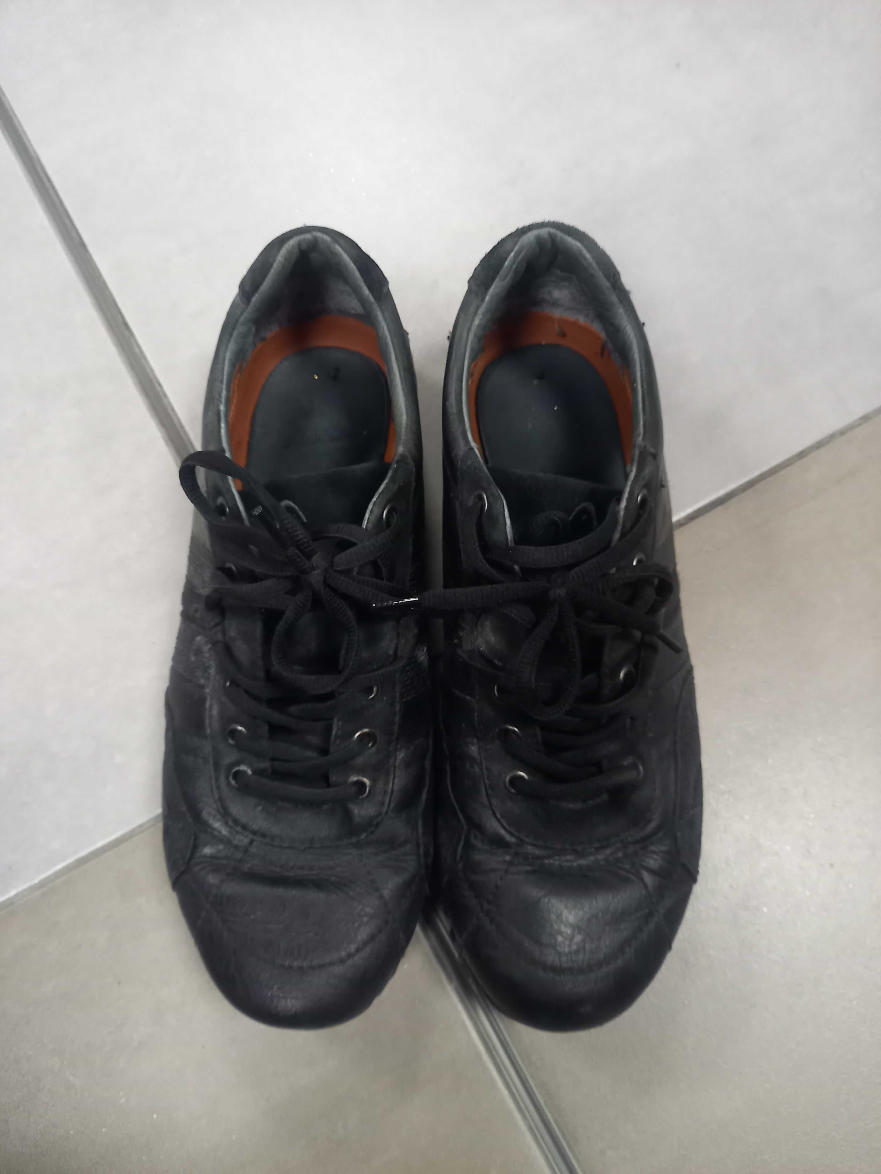 мъжки маратонки ADIDAS номер 42