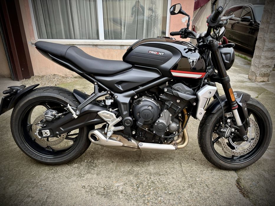 Toba triumph trident 660 sau tiger