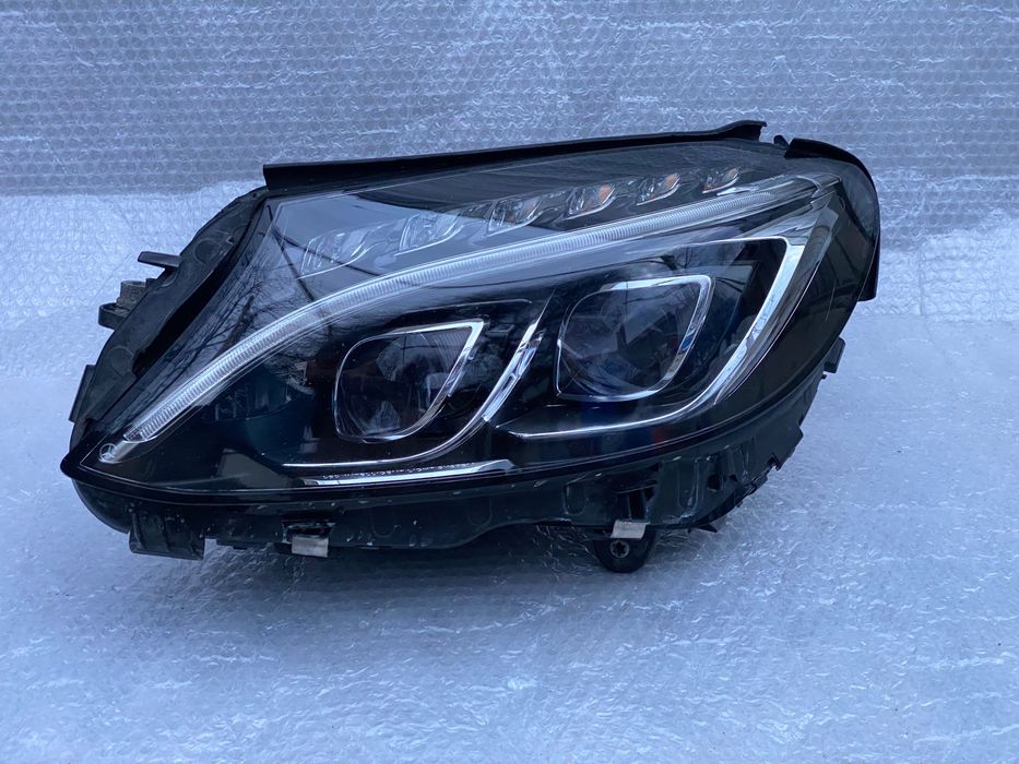 Far stanga Mercedes C Class full LED ILS W205