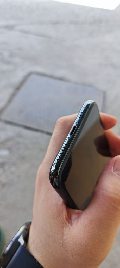 Iphone 11pro 256gb xolati: ideal battarey 61% karobka dakument bor