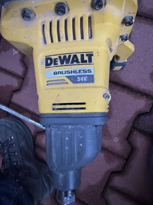 Malaxor pe baterie Dewalt DCD240 54volti