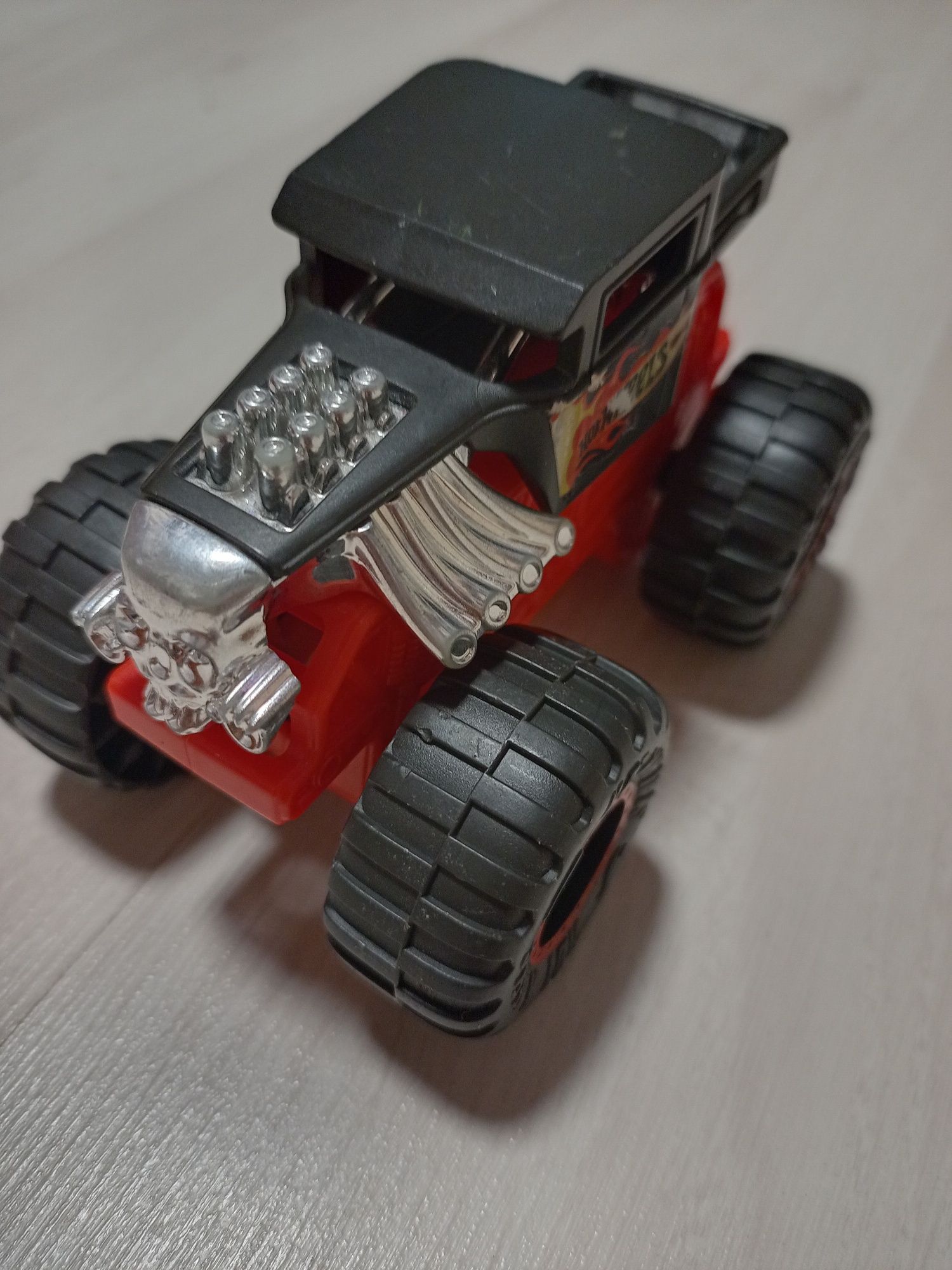 Hot wheels коли от Kinder яйца