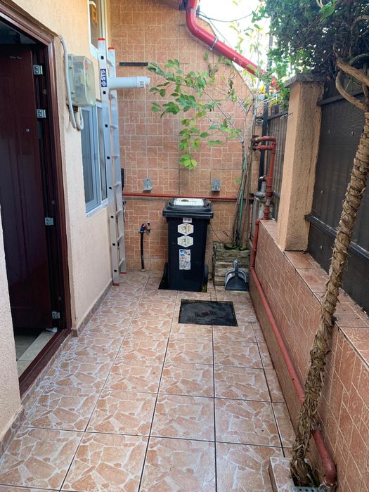 Apartament la CASĂ de închiriat, zonă de case, Rahova, str. Târgu Jiu