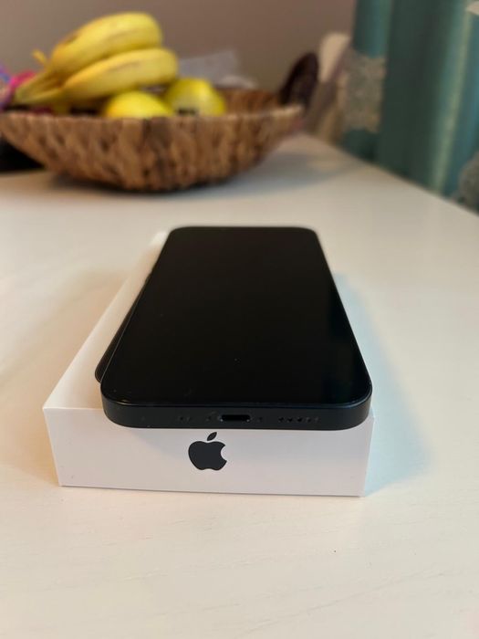 Vand iphone 14 2 bucati Rosu si Negru 128GB
