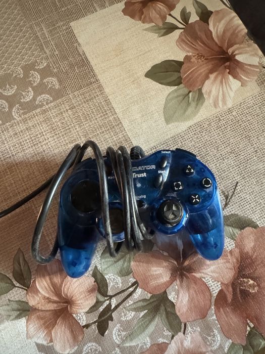 Controler Trust pentru diferite jocuri