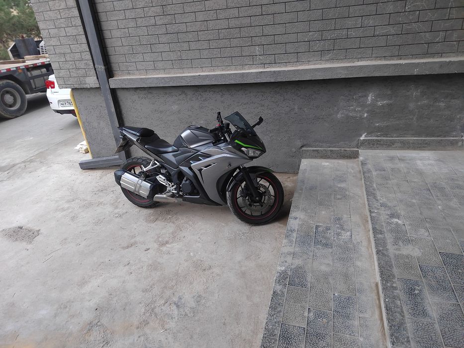 Продам надёжного коня Yamaha r3 2016 года 35000 пробег