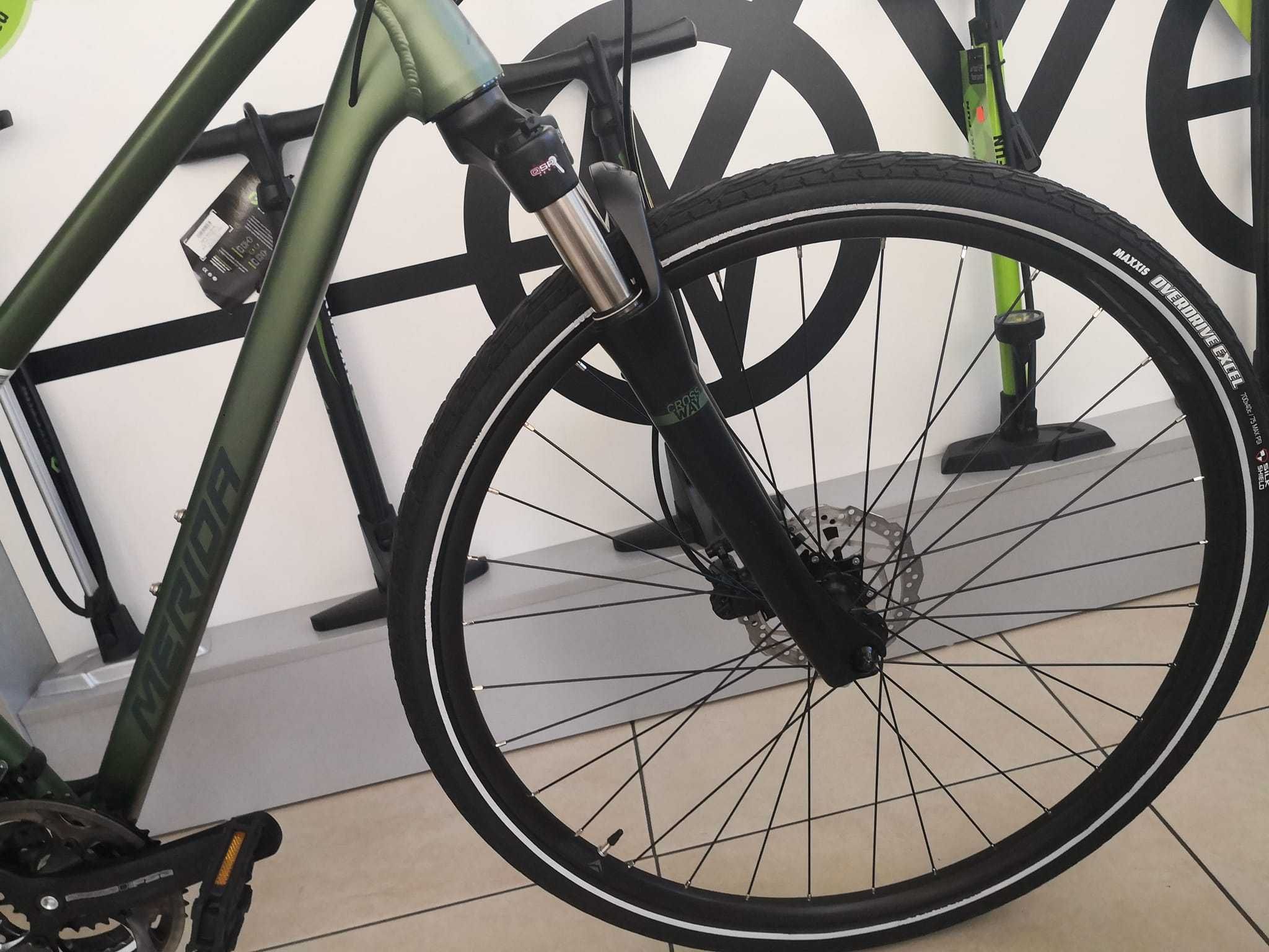 Bicicleta Merida Crossway 300 MAT VERDE CEAȚĂ