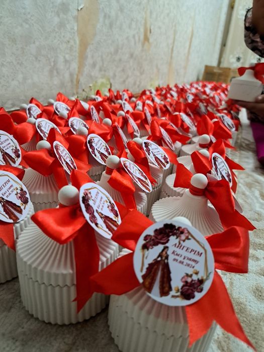 Бонбонерки, той табақ, шкатулки