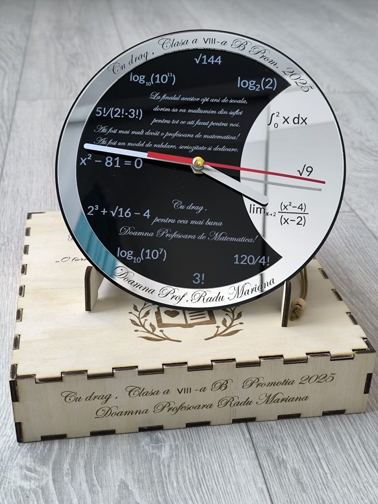 Ceas personalizat diferite modele gravate cu cutie decorativa