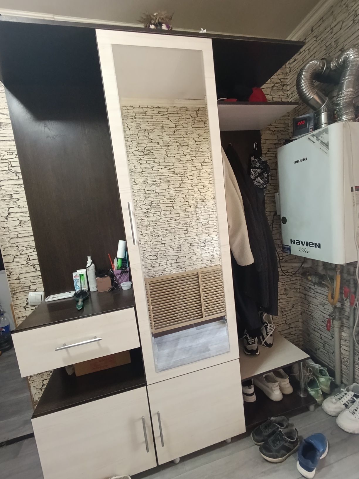 Продам шкаф в прихожую