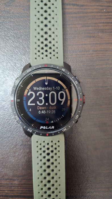 Часовник Polar grit x pro