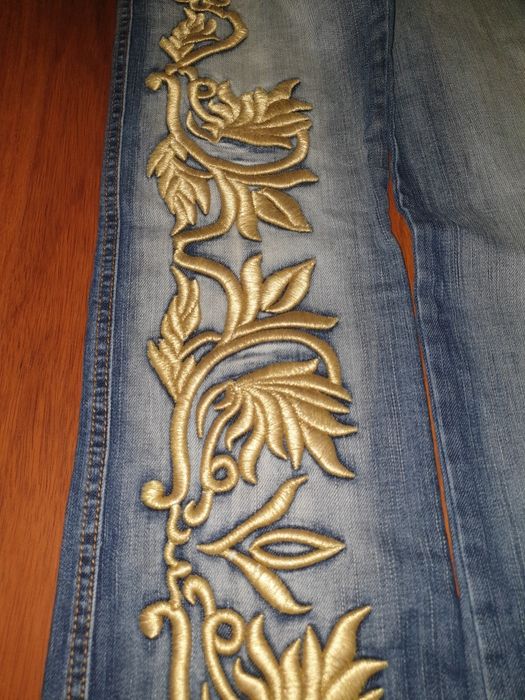 Vand blugi brodati cu fir auriu Wagoon 28