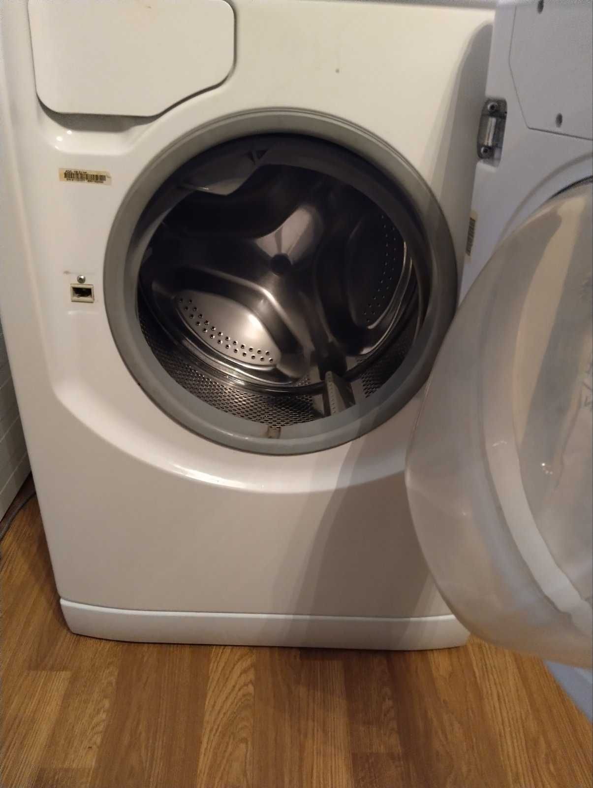 Пералня ARISTON hotpoint