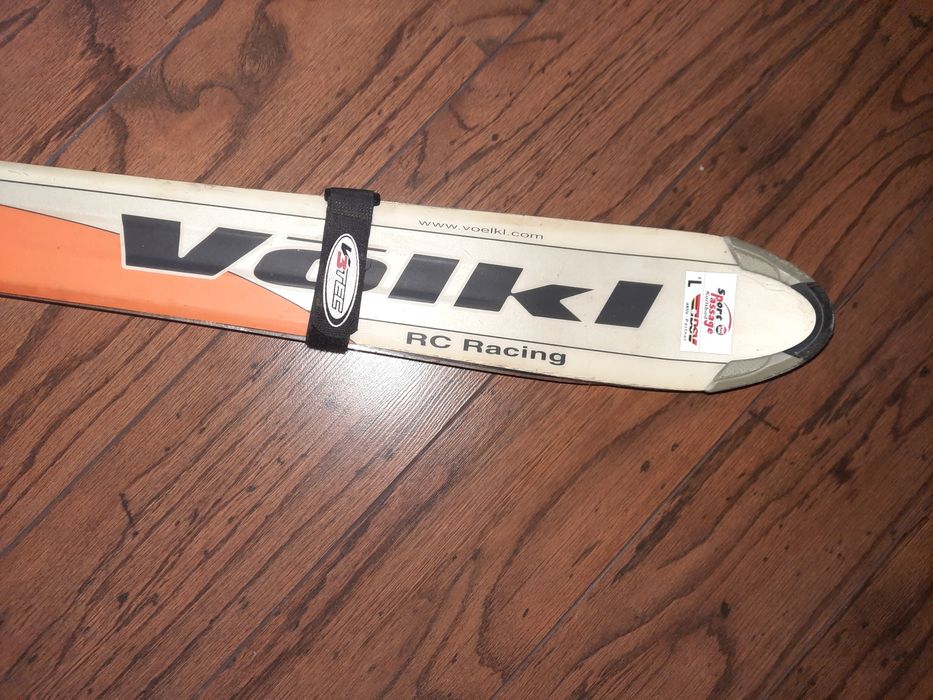 Skiuri Blizzard, aduse din Elvetia