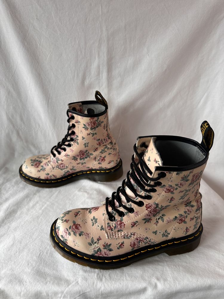 Bocanci dama,Dr.Martens floral,marime 37