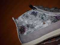 Pantofi dama piele ecologica Naturella 39 gri flori colorate argintiu