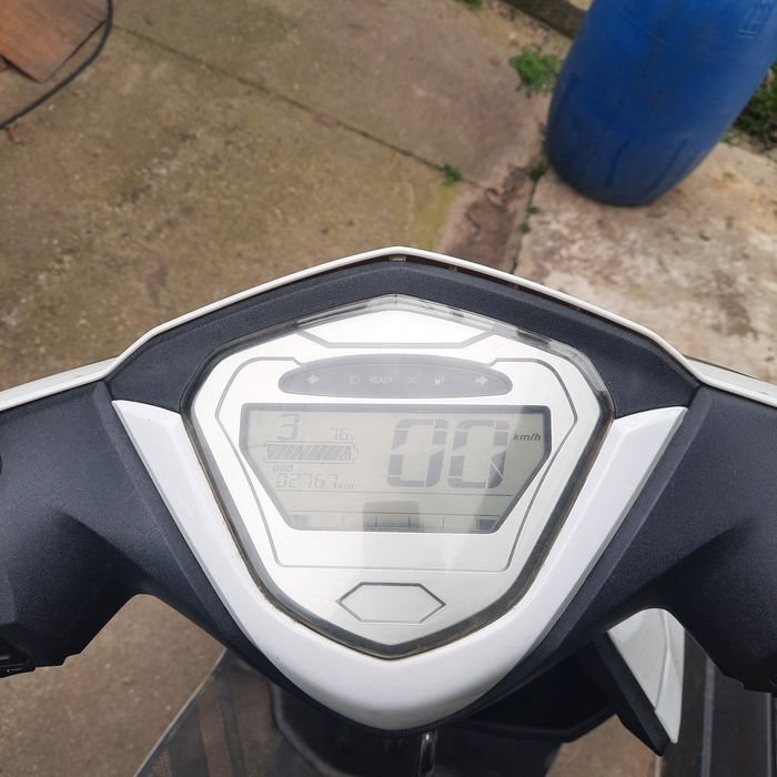 Scuter electric 2800km