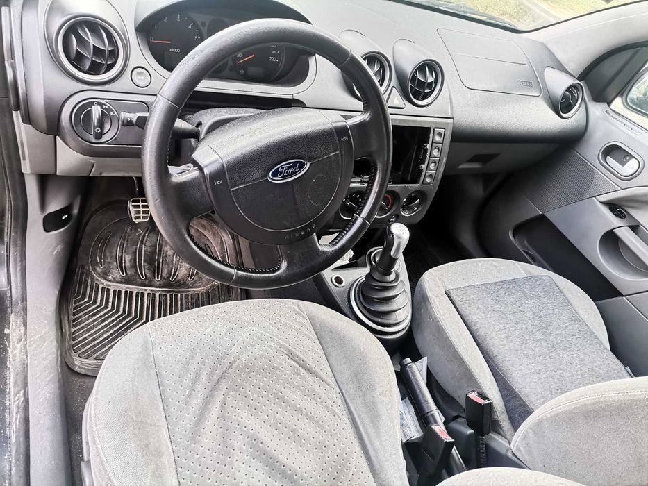 Ford fiesta 2003 1,4 diesel înmatriculat ro itp și asigurare valabile