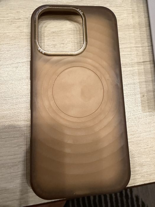 Iphone 16 pro Desert Titanium